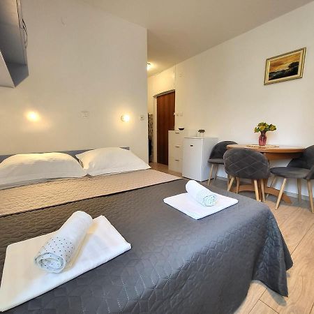 Mali Apartman U Centru 马卡尔斯卡 外观 照片