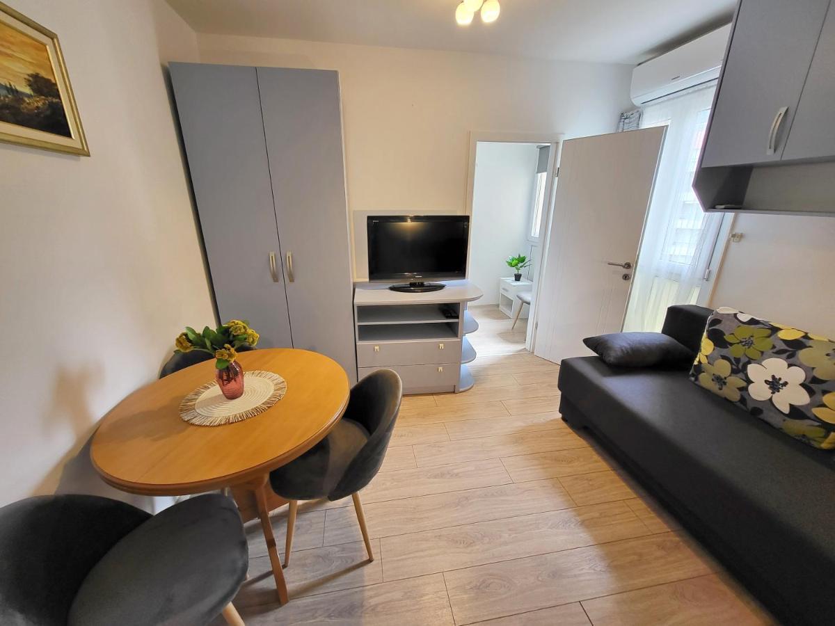 Mali Apartman U Centru 马卡尔斯卡 外观 照片