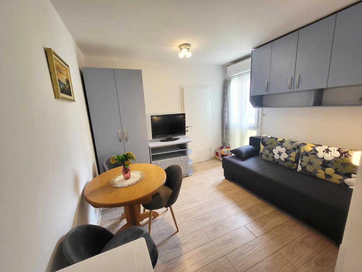 Mali Apartman U Centru 马卡尔斯卡 外观 照片