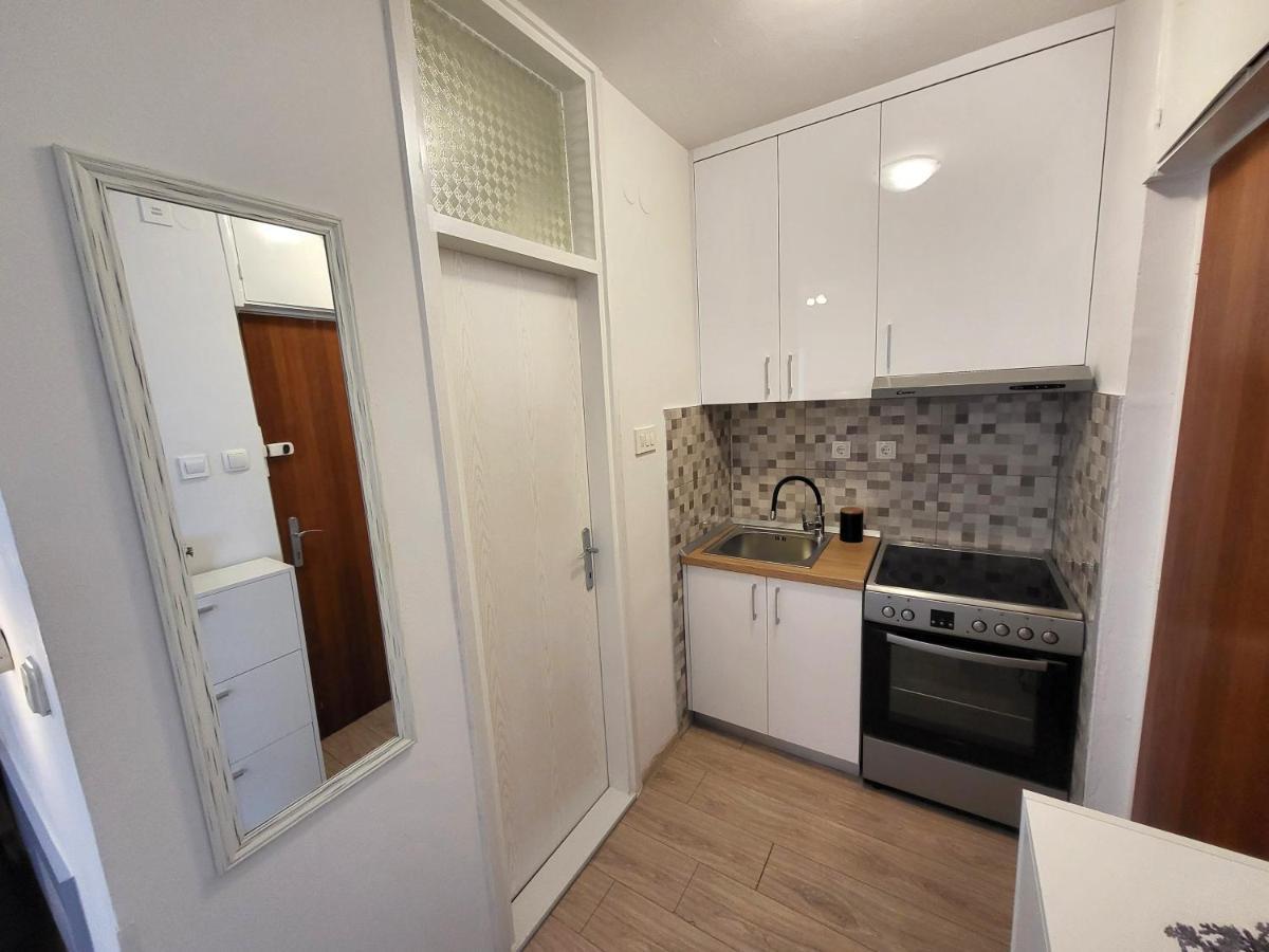 Mali Apartman U Centru 马卡尔斯卡 外观 照片